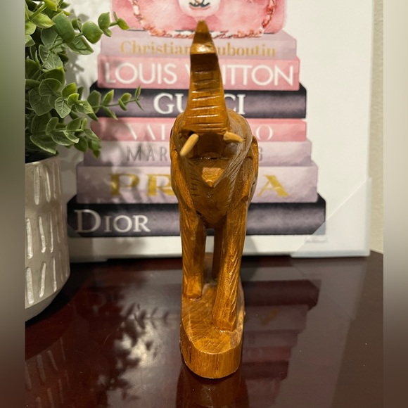 Vintage Thailand Solid Teak Wood Hand Carved Elephant Statue 6.5” Trunk Up - Picture 2 of 5